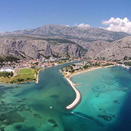 Apartments With A Parking Space Omis - 4327 Luaran gambar