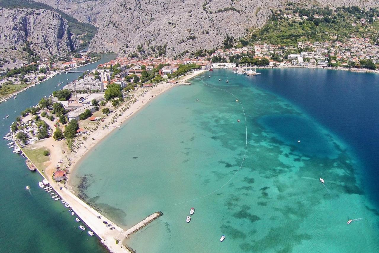 Apartments With A Parking Space Omis - 4327 Luaran gambar