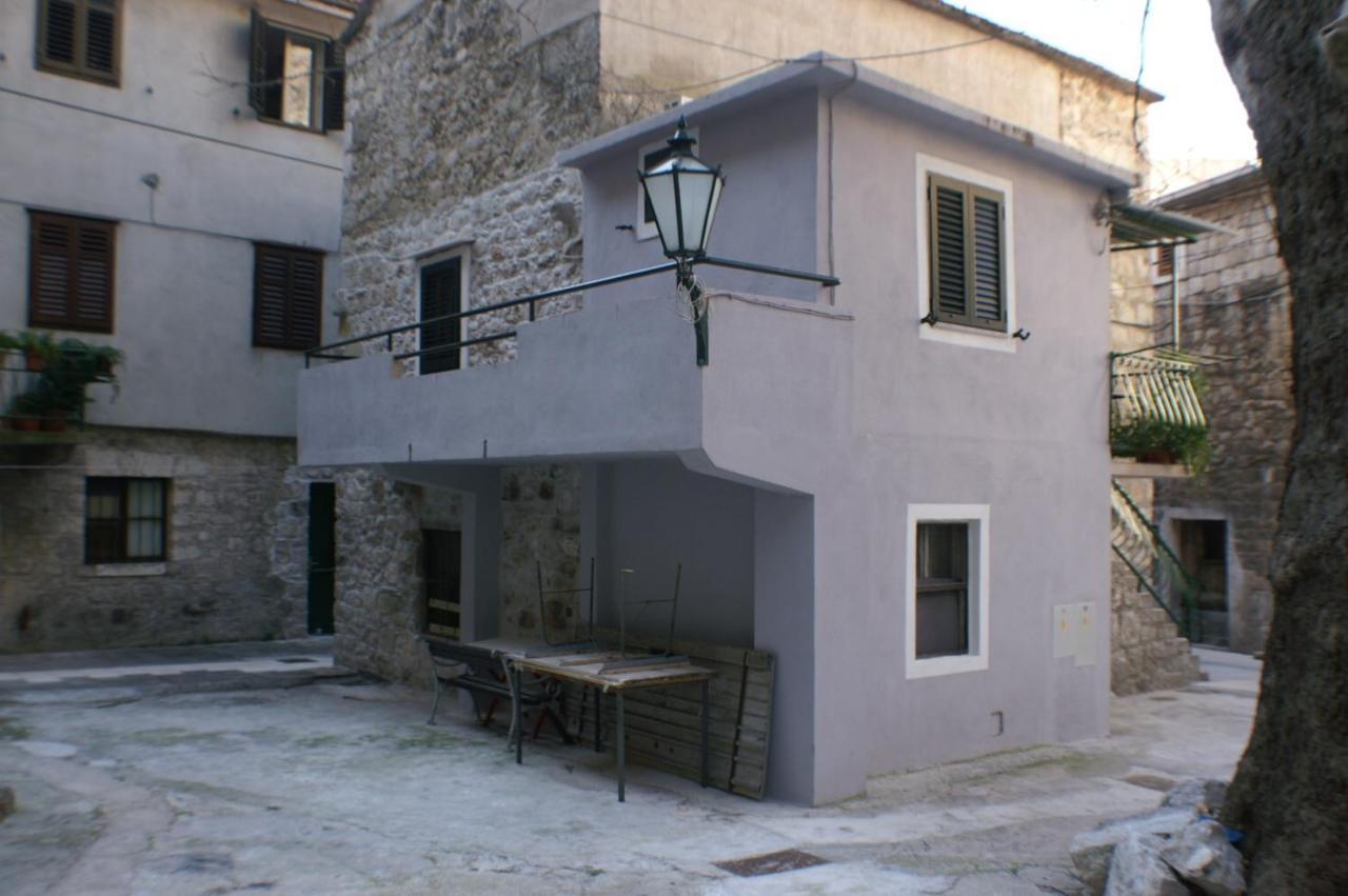 Apartments With A Parking Space Omis - 4327 Luaran gambar