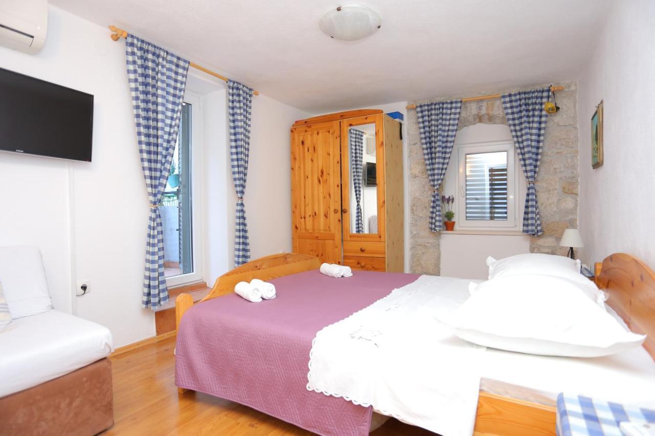 Apartments With A Parking Space Omis - 4327 Luaran gambar