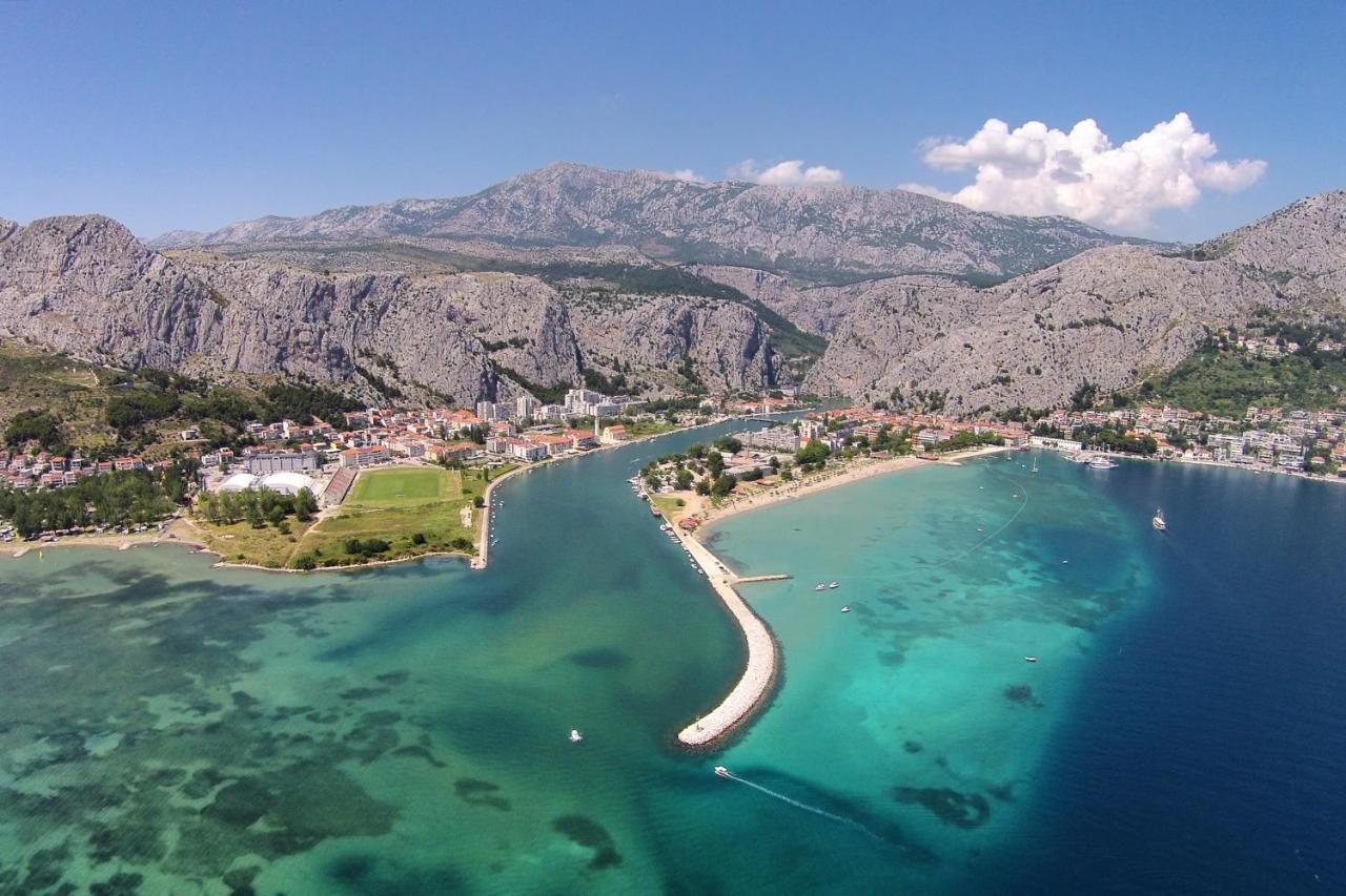 Apartments With A Parking Space Omis - 4327 Luaran gambar