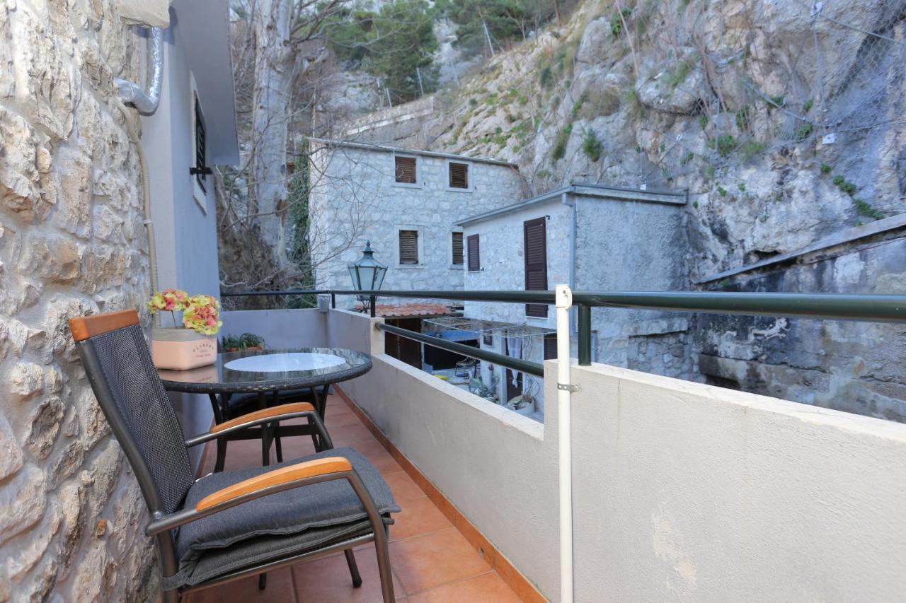 Apartments With A Parking Space Omis - 4327 Luaran gambar